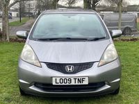 Second-hand Honda Jazz ES 100 CP (73 kW) 2009 Argintiu Hatchback