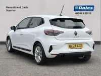 Used Renault Clio Evolution 88 HP (64 kW) 2024 White Hatchback