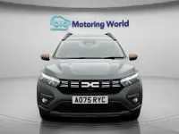 Used Dacia Jogger Extreme 141 HP (103 kW) 2025 Green MPV
