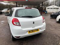 Used Renault Clio IV Dynamique 75 HP (55 kW) 2012 White Hatchback