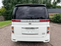 Used Nissan Elgrand 2007 Pearl white MPV