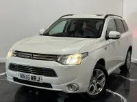 Used Mitsubishi Outlander P-HEV 200 HP (147 kW) 2015 White Estate