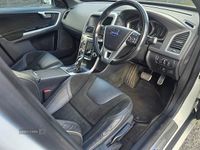 Used Volvo XC60 R-Design 181 HP (133 kW) 2015 White SUV