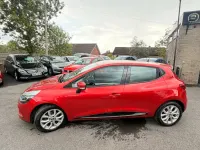 Używany Renault Clio IV Dynamique 75 KM (55 kW) 2018 Czerwony Hatchback