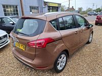 Usado Ford B-MAX Zetec 105 HP (77 kW) 2016 Dourado Monovolume