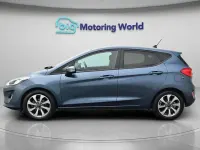 Usado Ford Fiesta Trend 95 CV (69 kW) 2021 Azul Utilitario