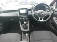 Used Renault Clio Evolution 90 HP (66 kW) 2023 Red Hatchback