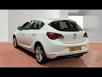 Used Vauxhall Astra SRi 100 HP (73 kW) 2015 White Hatchback
