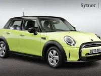 Used Mini Cooper Classic 134 HP (98 kW) 2023 Yellow Hatchback