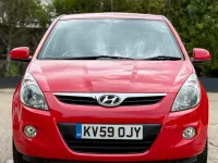 Begagnad Hyundai i20 Style 101 HK (74 kW) 2009 Röd Halvkombi