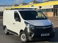 Used Vauxhall Vivaro 120 HP (88 kW) 2019 White MPV