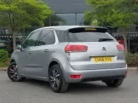 Begagnad Citroën C4 Feel 131 HK (96 kW) 2018 Grå SUV