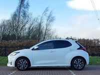 Used Toyota Yaris Hybrid Design 116 HP (85 kW) 2023 White Hatchback