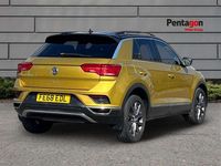 Usado VW T-Roc Design 150 HP (110 kW) 2018 Amarelo SUV