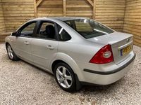 Used Ford Focus Titanium 115 HP (84 kW) 2006 Silver Sedan