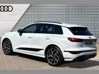 Begagnad Audi Q6 e-tron Advanced 285 kW (388 HK) 2024 Vit SUV