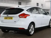 Begagnad Ford Focus Zetec 125 HK (91 kW) 2018 Vit Halvkombi