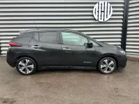 Begagnad Nissan Leaf N-Connecta 110 kW (150 HK) 2020 Svart Halvkombi