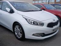 Begagnad Kia Ceed 2013 Vit Halvkombi