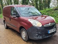 Usado Vauxhall Combo 2013 Rojo Monovolumen