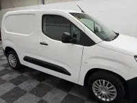 Used Citroën Berlingo Start 75 HP (55 kW) 2021 White MPV