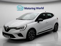 Begagnad Renault Clio V Evolution 145 HK (106 kW) 2023 Vit Halvkombi