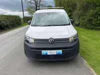 Begagnad VW Caddy 75 HK (55 kW) 2022 Vit Minibuss