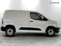 Second-hand Vauxhall Combo S 100 CP (73 kW) 2023 Alb Monovolum