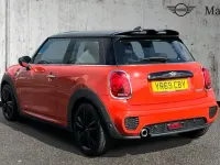Used Mini Cooper Hatch 134 HP (98 kW) 2019 Orange Hatchback