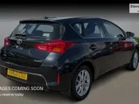 Used Toyota Auris 132 HP (97 kW) 2013 Black Hatchback