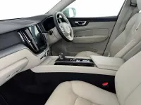 Used Volvo XC60 Momentum 250 HP (183 kW) 2020 Bright silver SUV