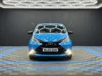 Usado Toyota Aygo X-cite 69 CV (50 kW) 2015 Azul Utilitario
