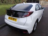 Used Honda Civic SE Plus 120 HP (88 kW) 2015 White Hatchback