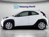 Used Toyota Aygo X PURE 72 HP (52 kW) 2022 White SUV
