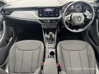 Usado Skoda Kamiq SE 95 CV (69 kW) 2022 Azul SUV