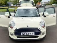 Usado Mini Cooper D Hatch 116 CV (85 kW) 2016 Blanco Utilitario