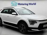 Begagnad Kia Niro 141 HK (103 kW) 2023 Vit SUV