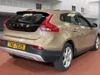 Begagnad Volvo V40 2014 Brun Halvkombi