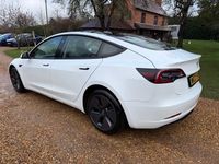 Used Tesla Model 3 RWD 208 kW (283 HP) 2022 White Sedan