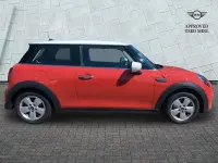 Używany Mini Cooper Classic 134 KM (98 kW) 2023 Czerwony Hatchback