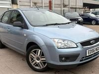 Used Ford Focus Ghia 115 HP (84 kW) 2006 Blue Hatchback