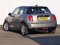 Usado Mini Cooper 136 HP (100 kW) 2018 Prateado Citadino