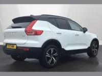 Begagnad Volvo XC40 R-Design 161 HK (118 kW) 2021 Vit SUV