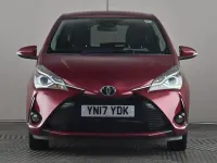 Używany Toyota Yaris Design 111 KM (81 kW) 2017 Czerwony Hatchback