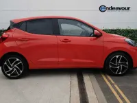 Used Hyundai i10 Premium 84 HP (61 kW) 2020 Red Hatchback