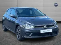 Usado VW Polo Life 95 CV (69 kW) 2023 Gris Utilitario