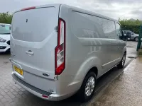 Begagnad Ford Transit Custom Limited 130 HK (95 kW) 2020 Silver Van
