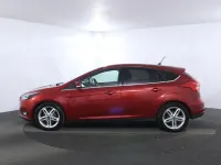 Used Ford Focus Zetec 125 HP (91 kW) 2017 Red Hatchback