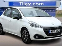 Used Peugeot 208 2016 White Hatchback