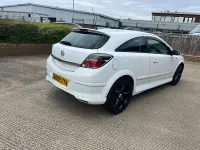 Used Vauxhall Astra SRi 150 HP (110 kW) 2009 White Hatchback